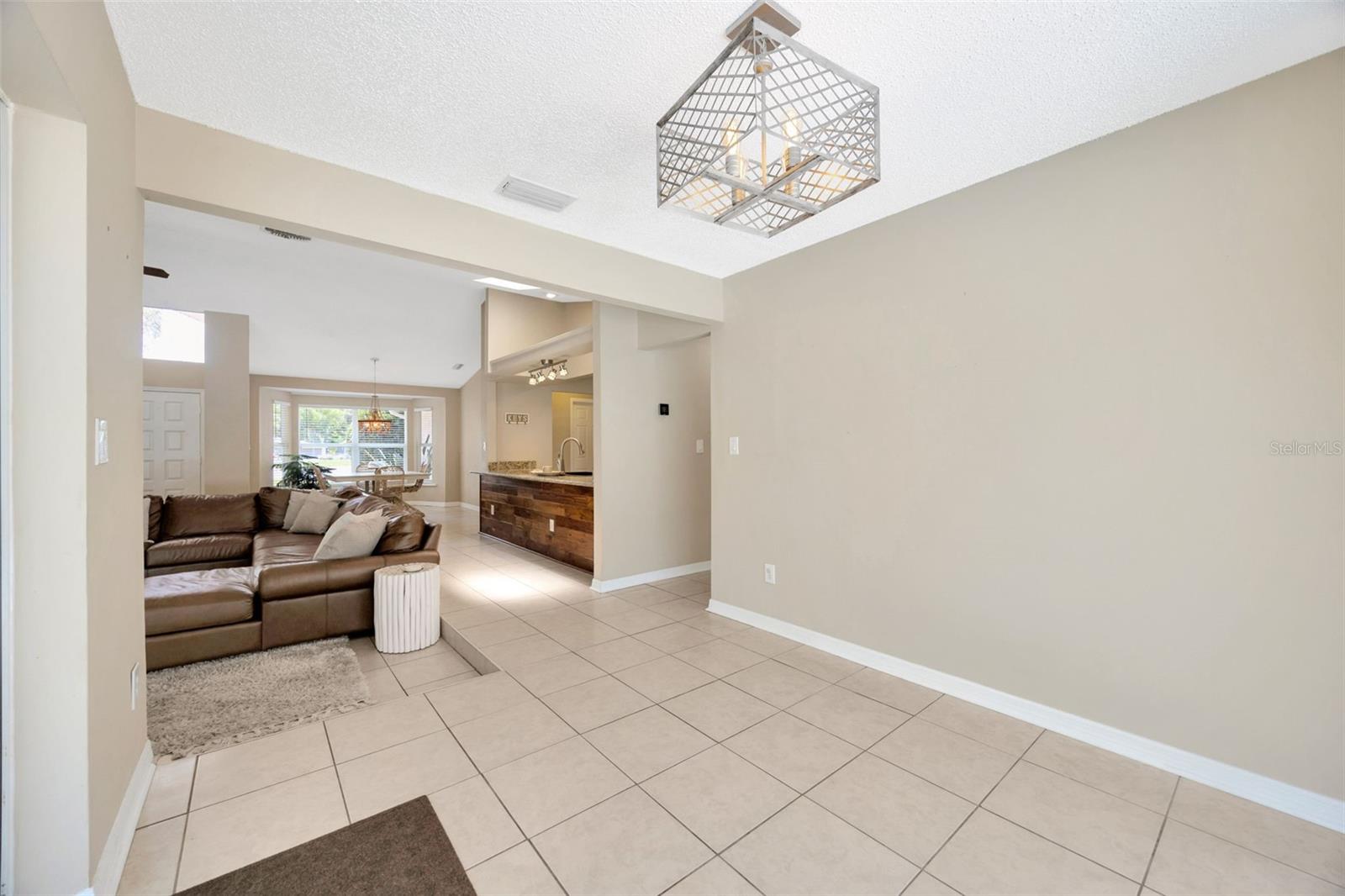 Image 25 of 61 For 11291 Countrywood Court