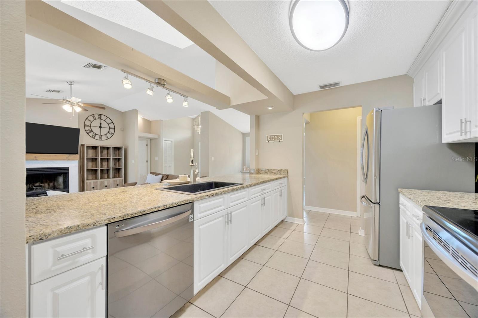 Image 6 of 61 For 11291 Countrywood Court