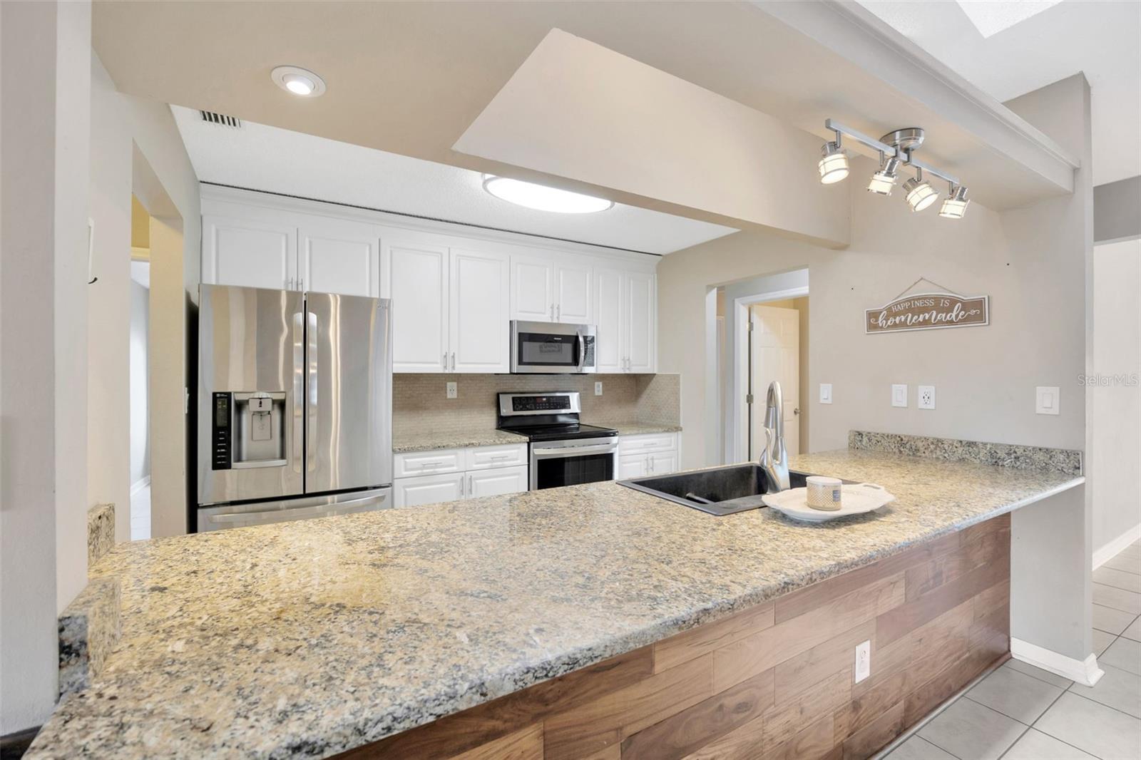 Image 8 of 61 For 11291 Countrywood Court