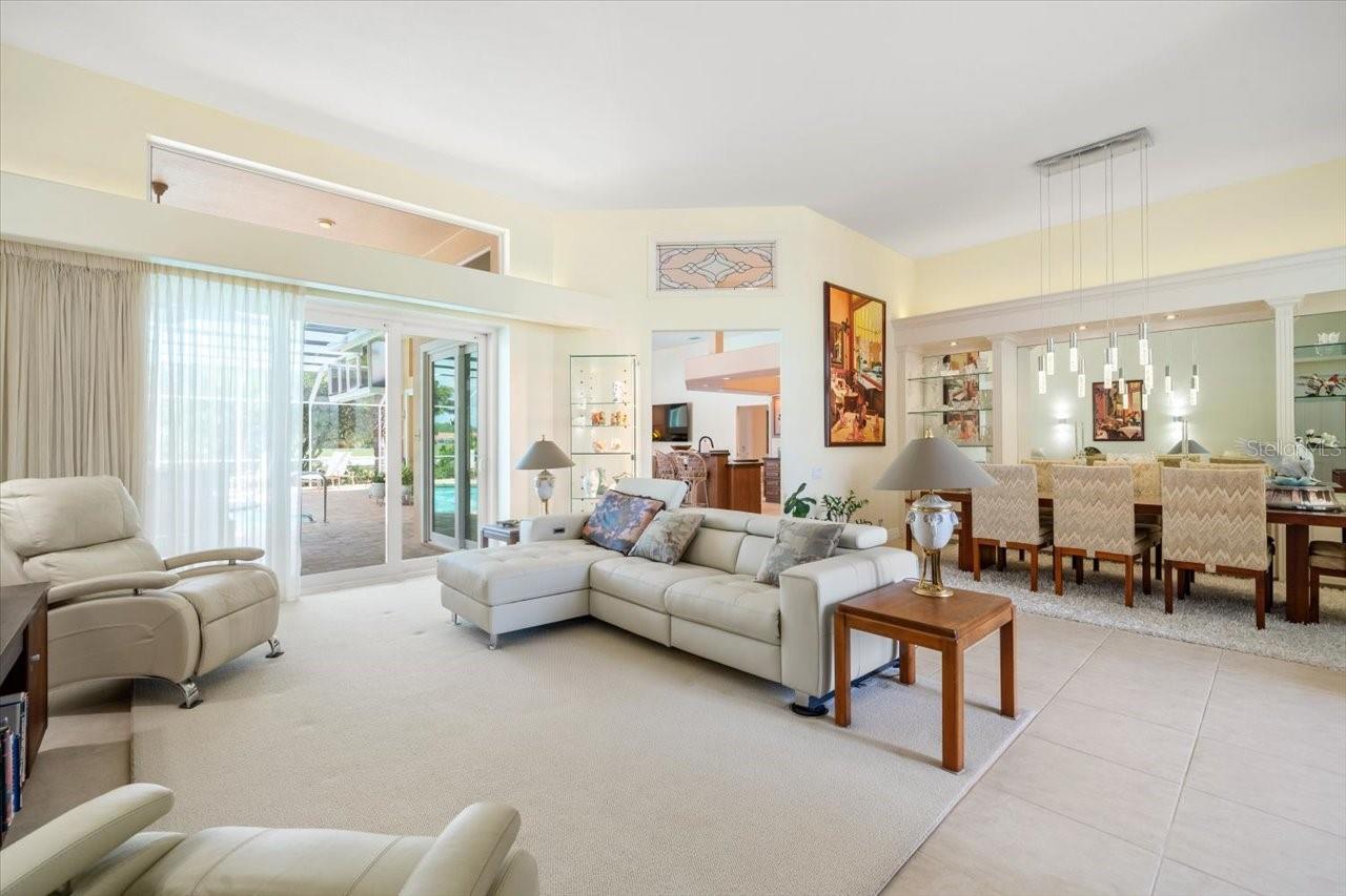 Listing photo id 12 for 9161 Southern Comfort Court