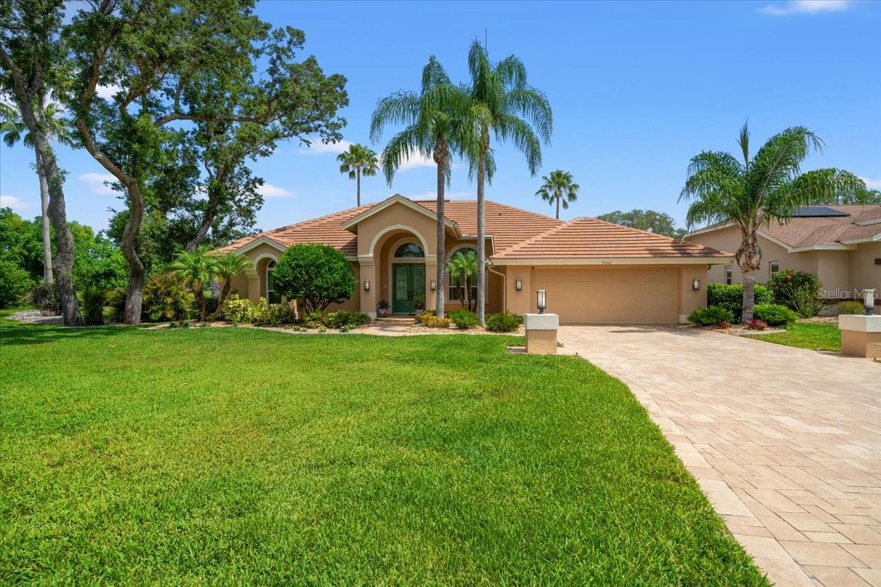 Listing photo id 1 for 9161 Southern Comfort Court