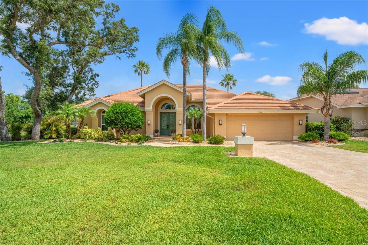 Listing photo id 2 for 9161 Southern Comfort Court
