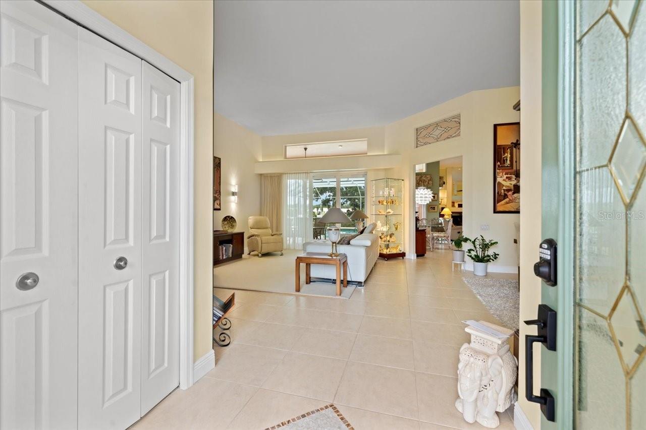 Listing photo id 5 for 9161 Southern Comfort Court