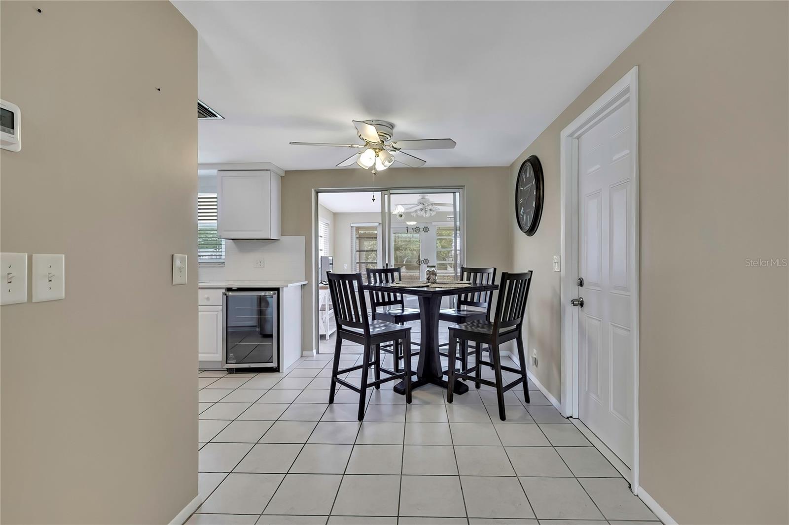 Listing photo id 11 for 12637 2nd Isle