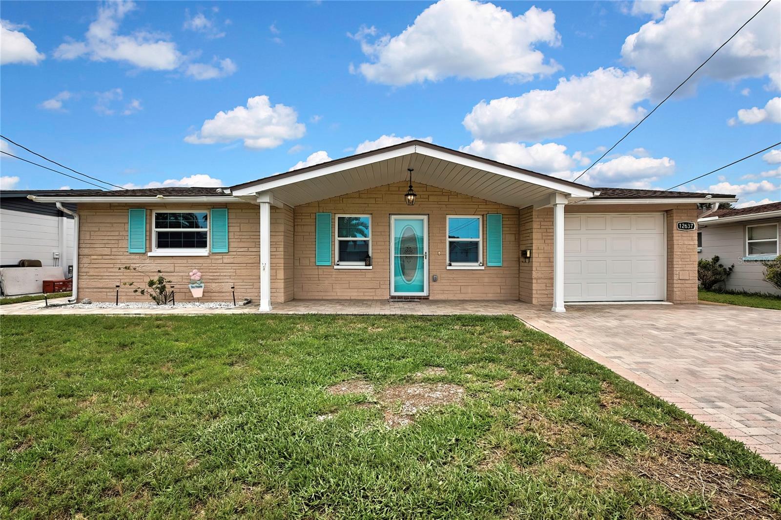 Listing photo id 0 for 12637 2nd Isle