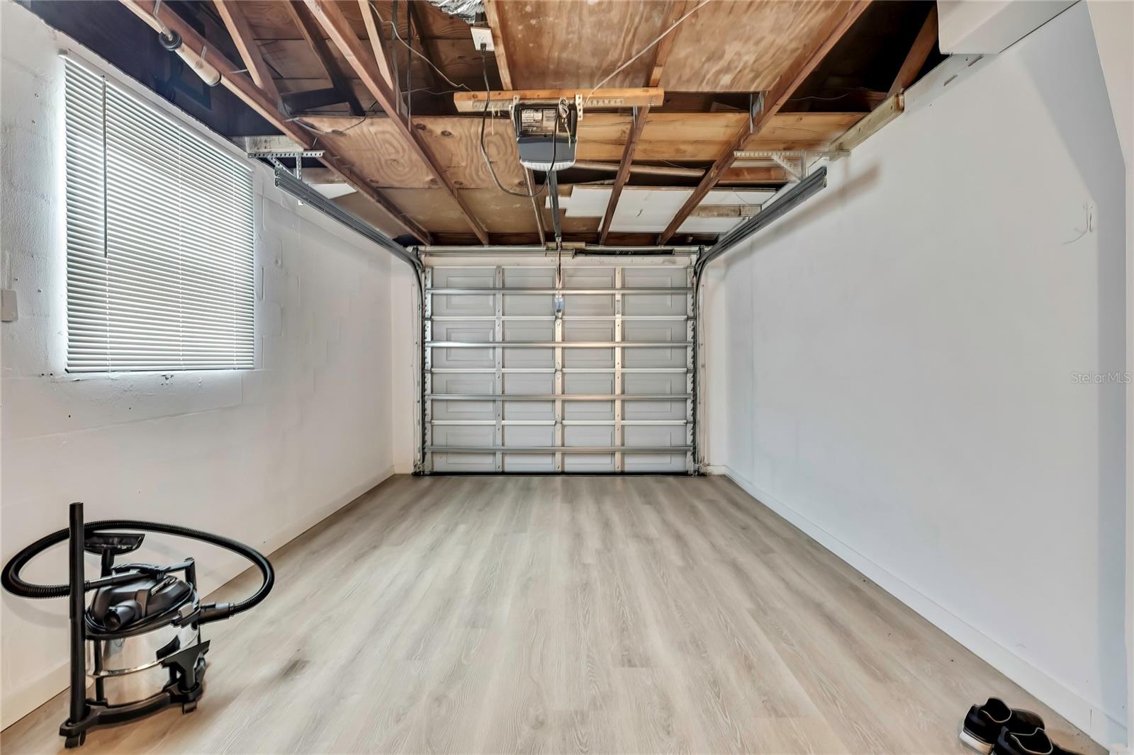 Listing photo id 27 for 12637 2nd Isle