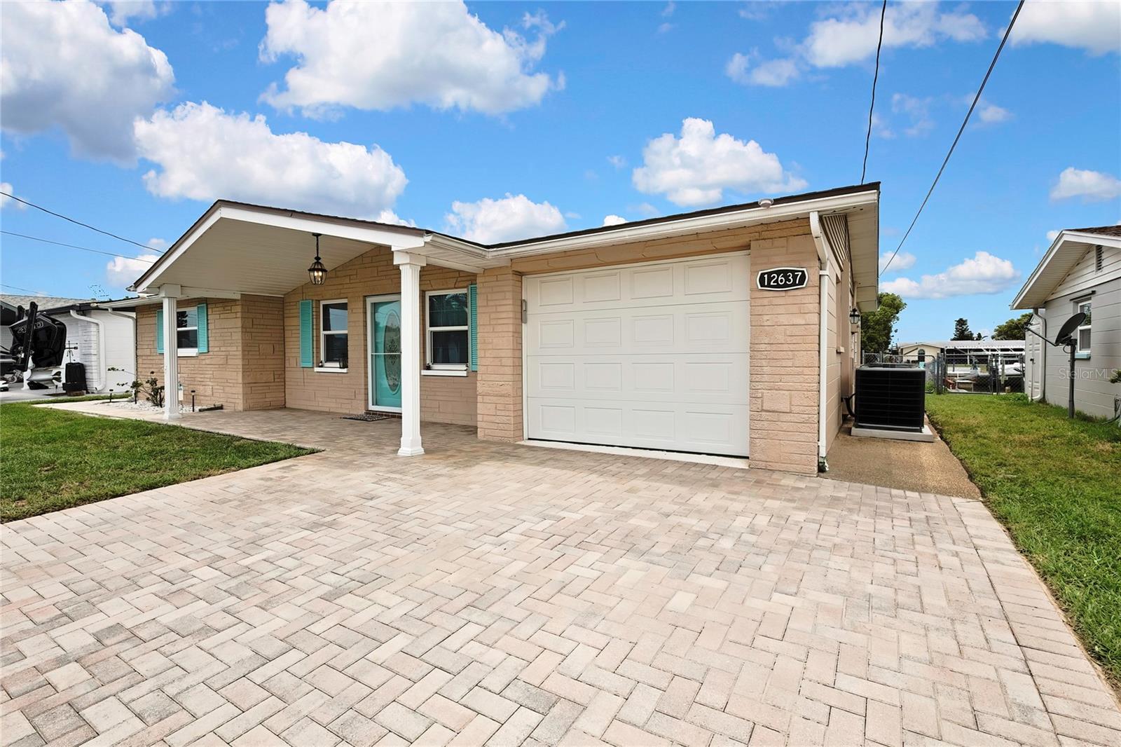 Listing photo id 1 for 12637 2nd Isle