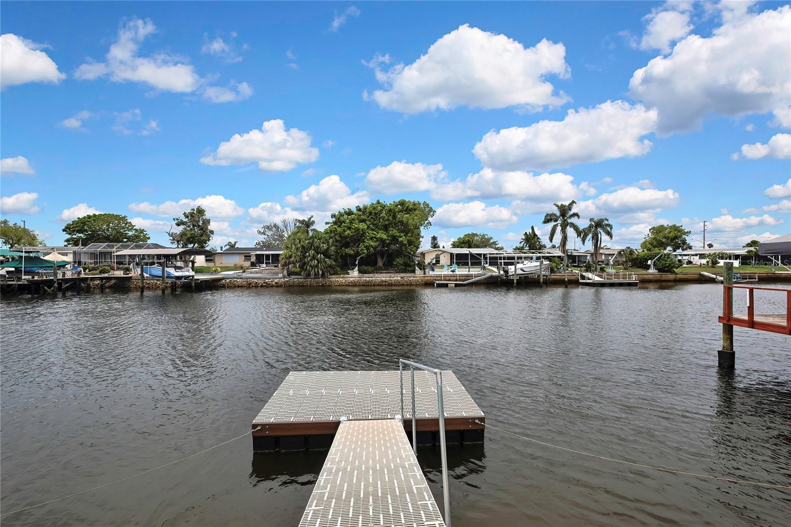 Listing photo id 38 for 12637 2nd Isle