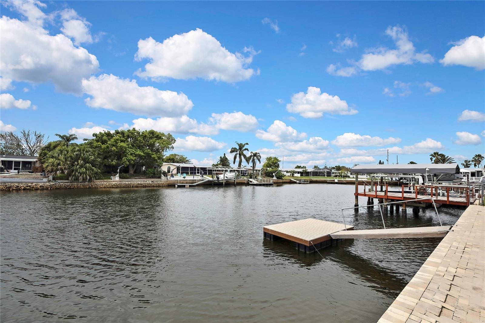 Listing photo id 39 for 12637 2nd Isle