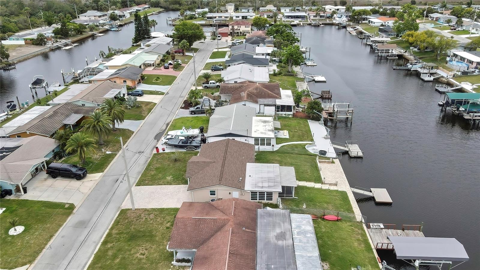 Listing photo id 43 for 12637 2nd Isle