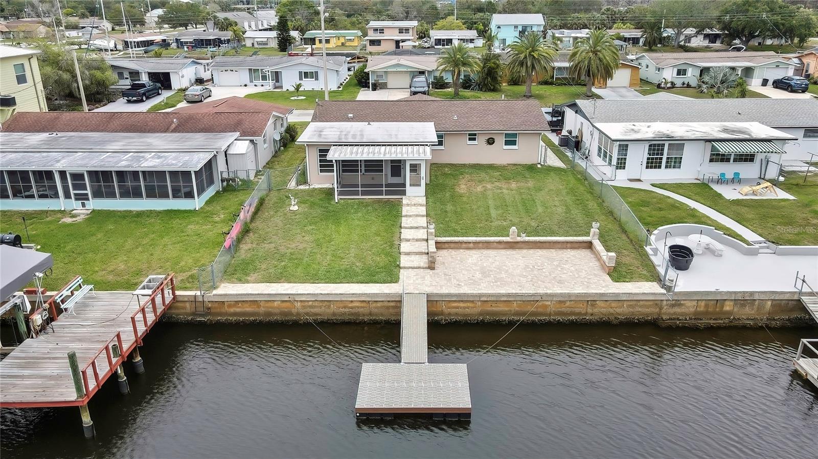 Listing photo id 46 for 12637 2nd Isle