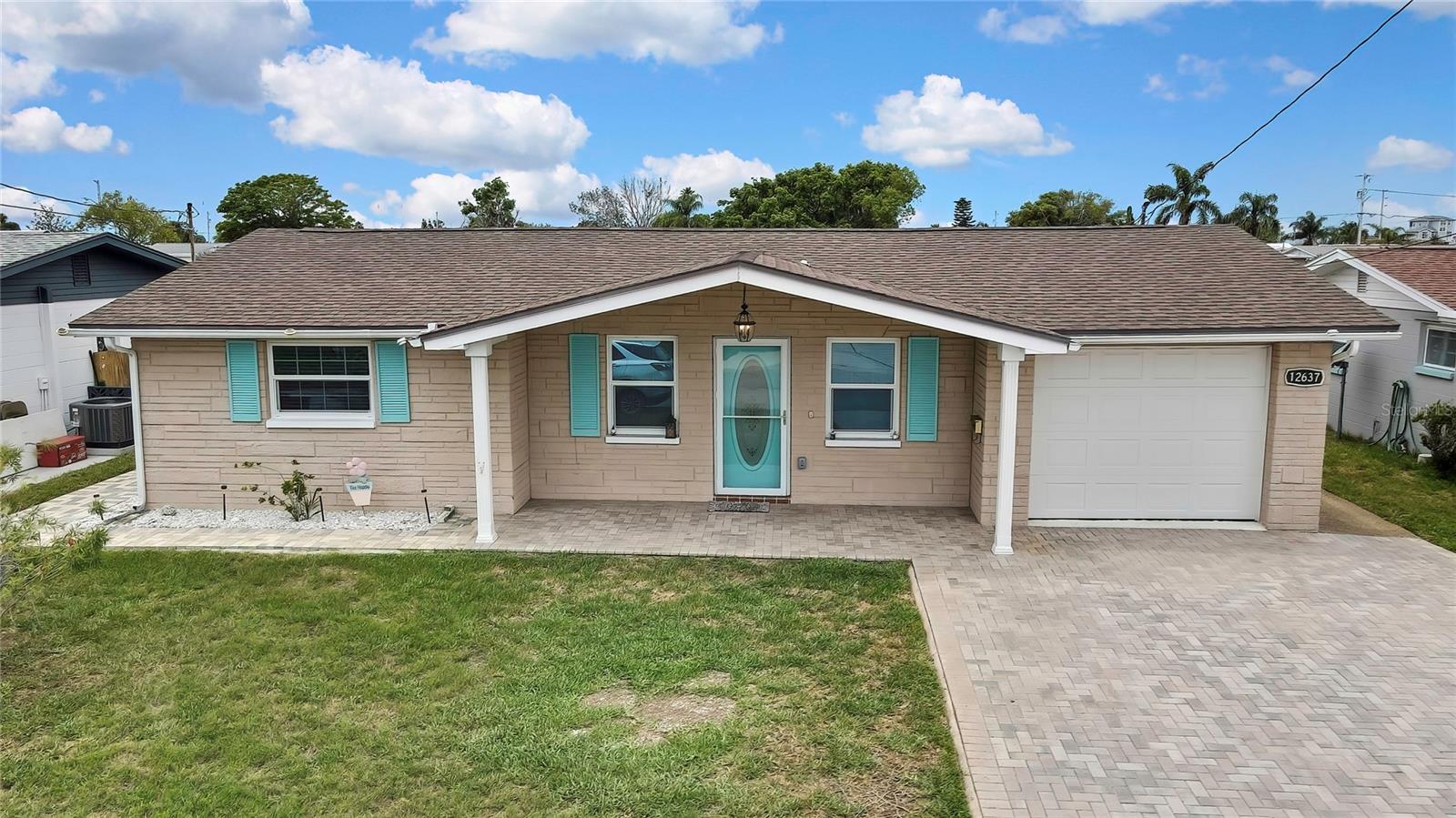 Listing photo id 3 for 12637 2nd Isle