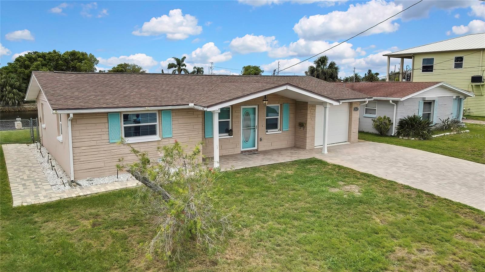 Listing photo id 5 for 12637 2nd Isle