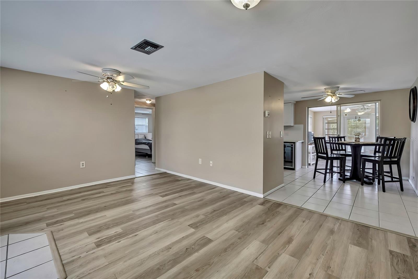 Listing photo id 6 for 12637 2nd Isle