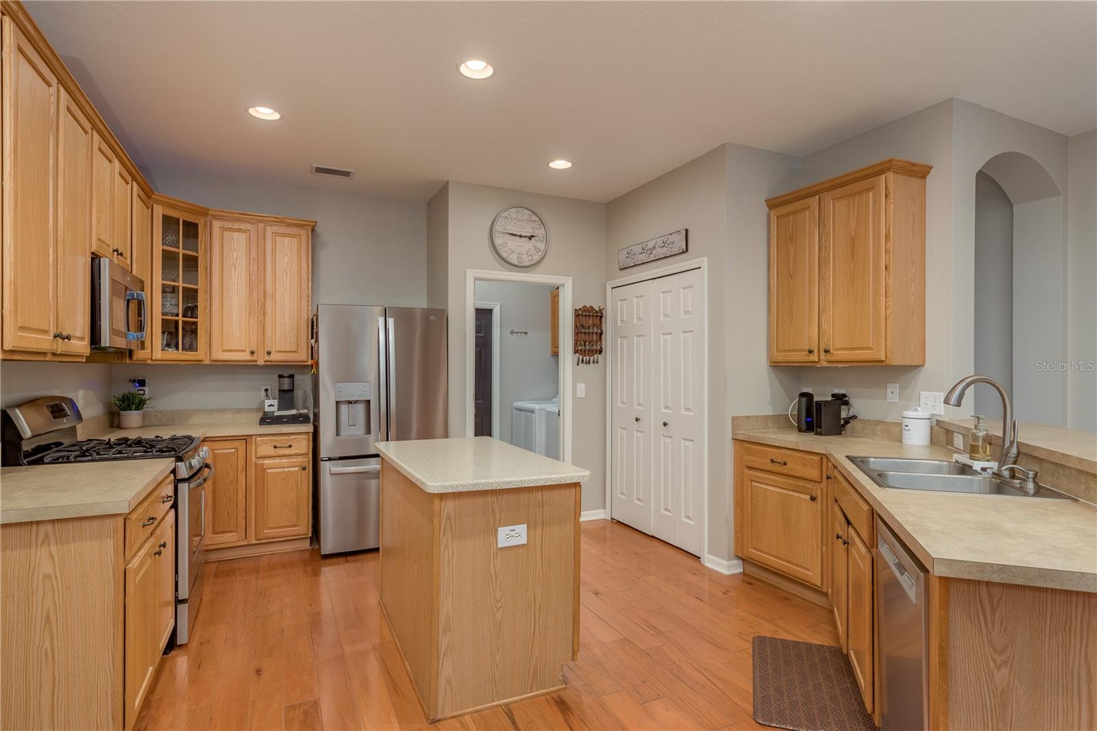 Image 17 of 46 For 2526 Brinley Drive