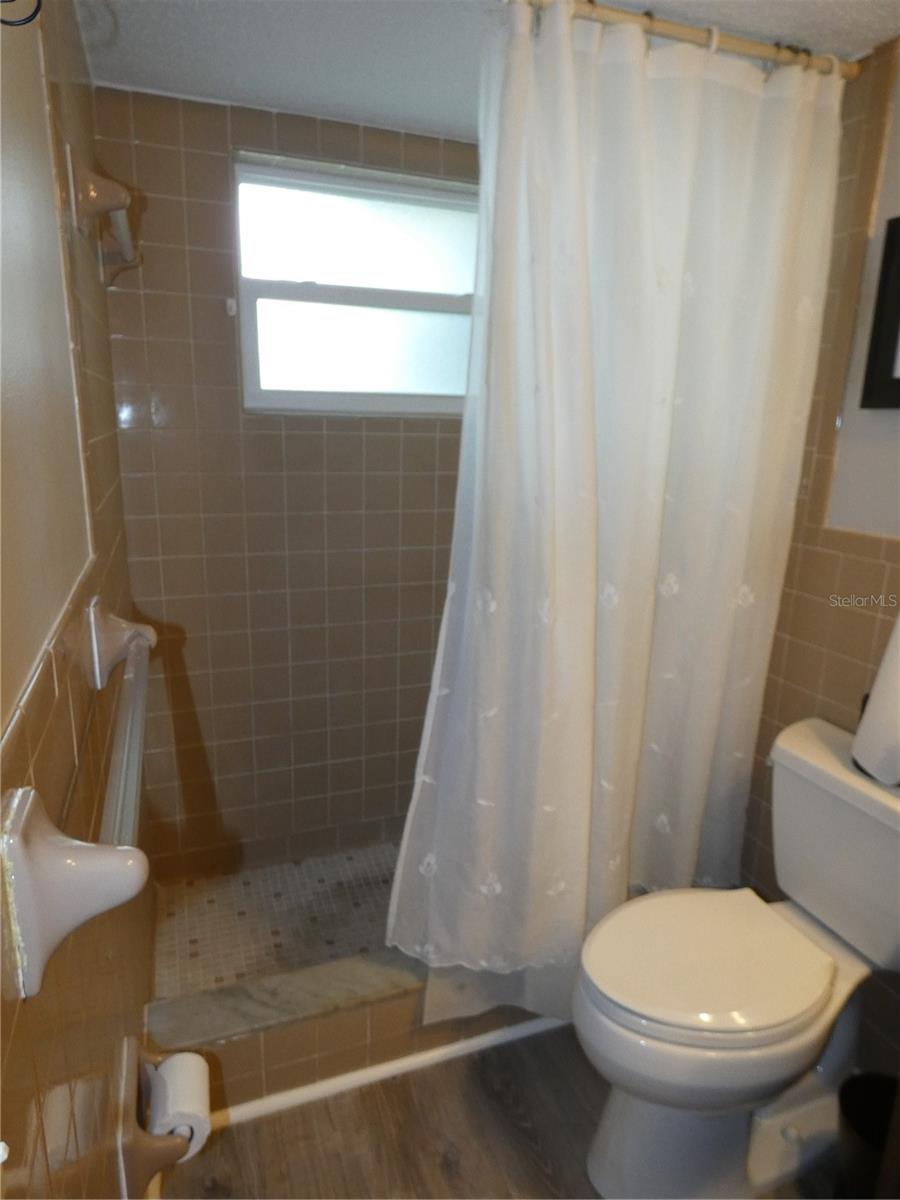 Image 16 of 18 For 7421 Fairfax Drive