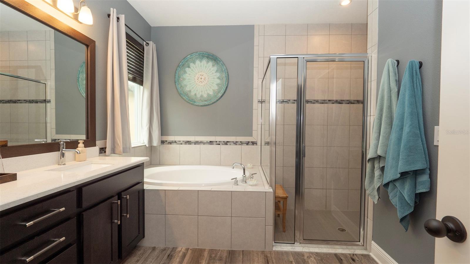 Listing photo id 25 for 905 Old Windsor Way