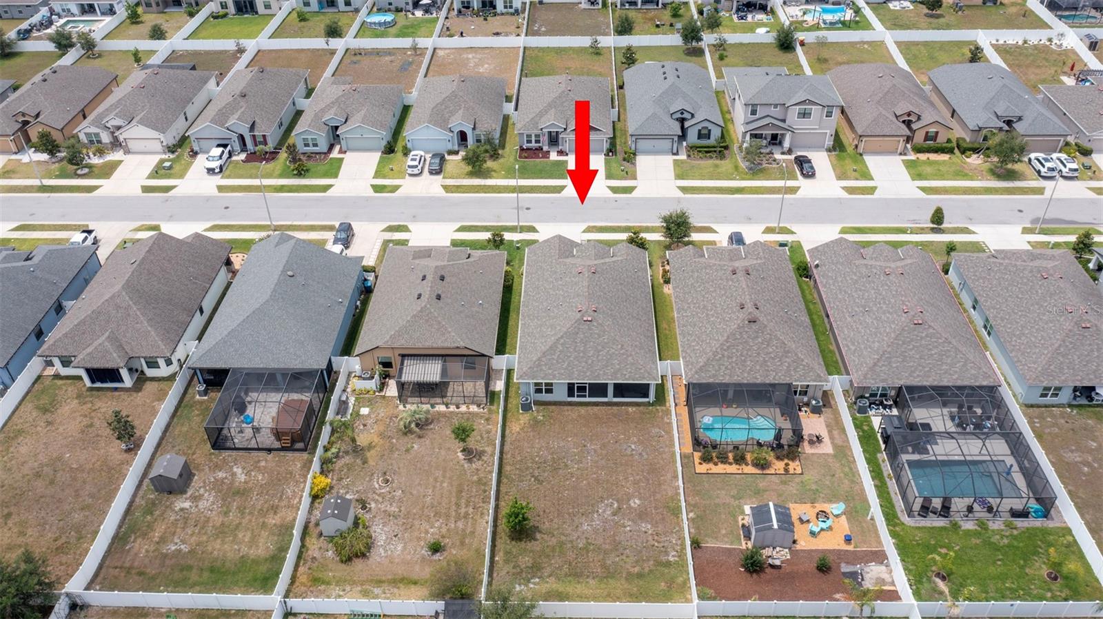 Listing photo id 31 for 905 Old Windsor Way