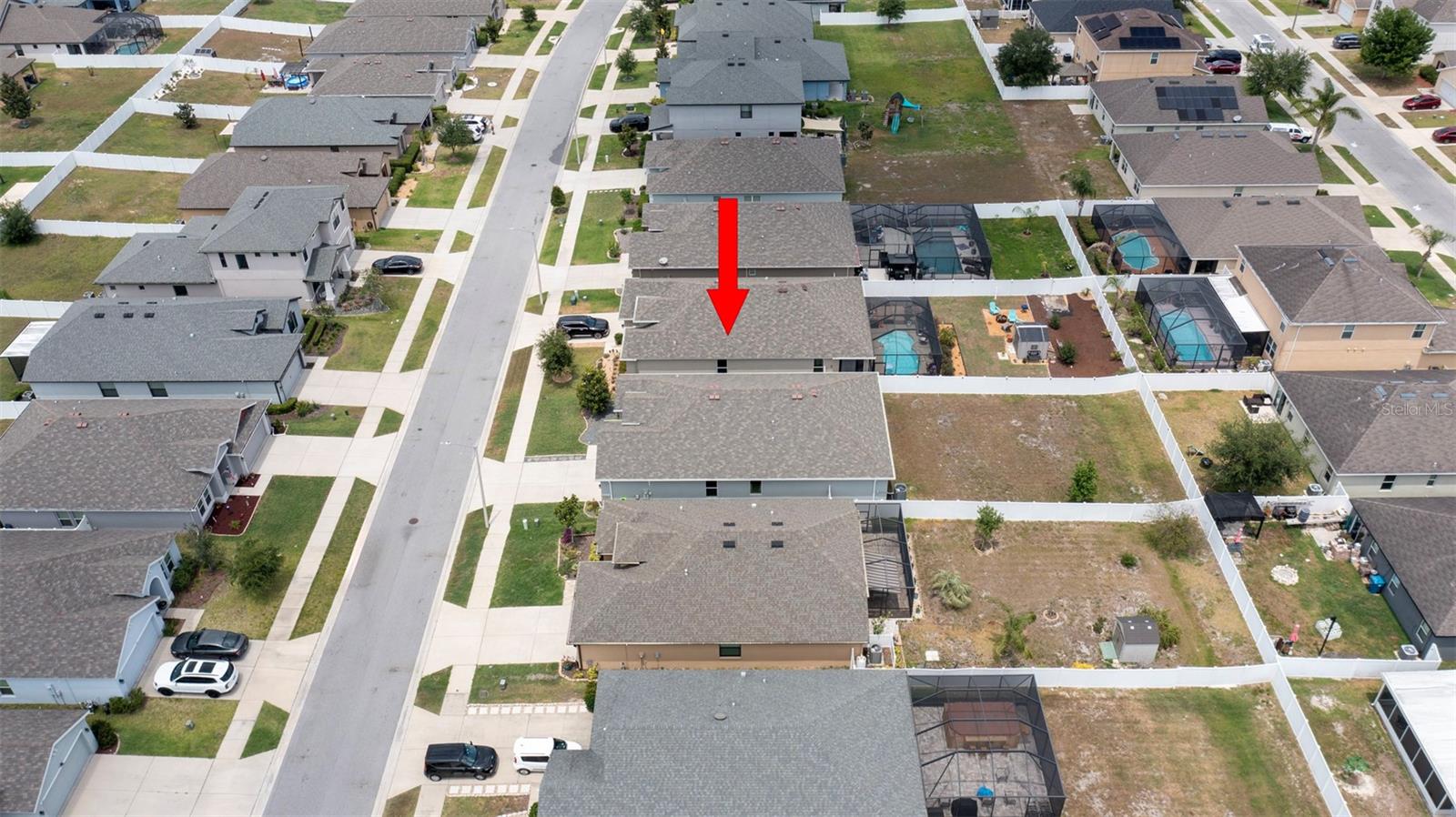Listing photo id 32 for 905 Old Windsor Way