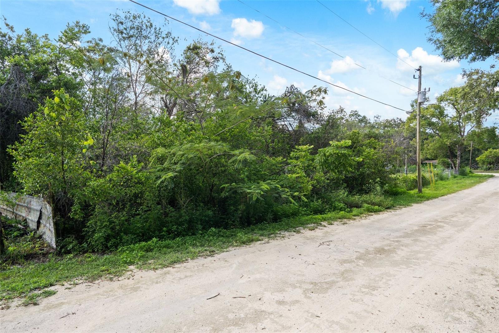 Listing photo id 15 for 3241 Taffeta Street