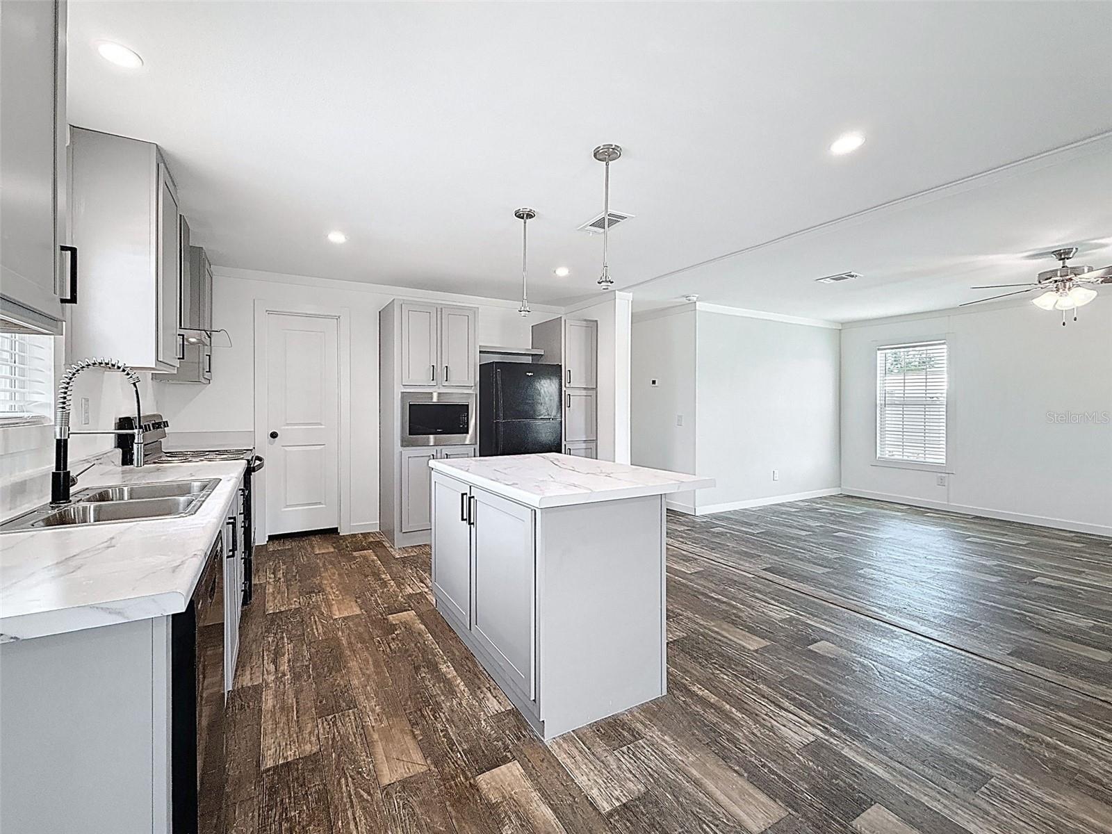Image 11 of 56 For 16037 Brookridge Boulevard