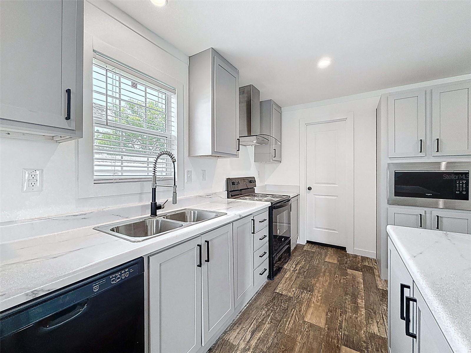 Image 12 of 56 For 16037 Brookridge Boulevard