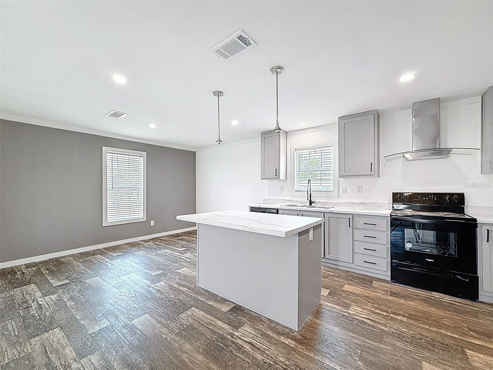 Image 14 of 56 For 16037 Brookridge Boulevard