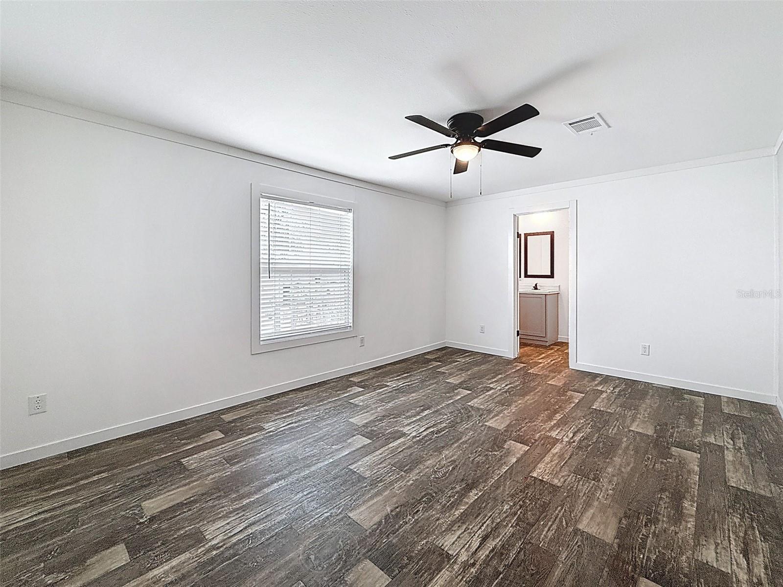 Image 21 of 56 For 16037 Brookridge Boulevard