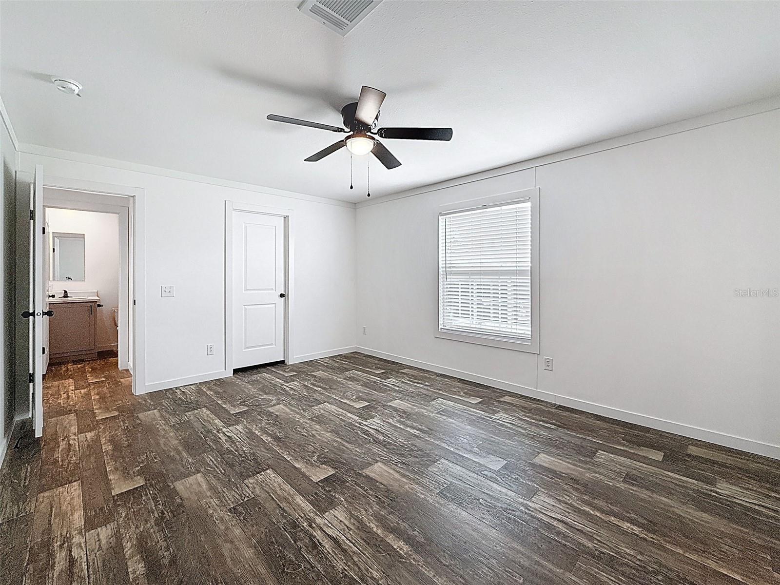 Image 24 of 56 For 16037 Brookridge Boulevard