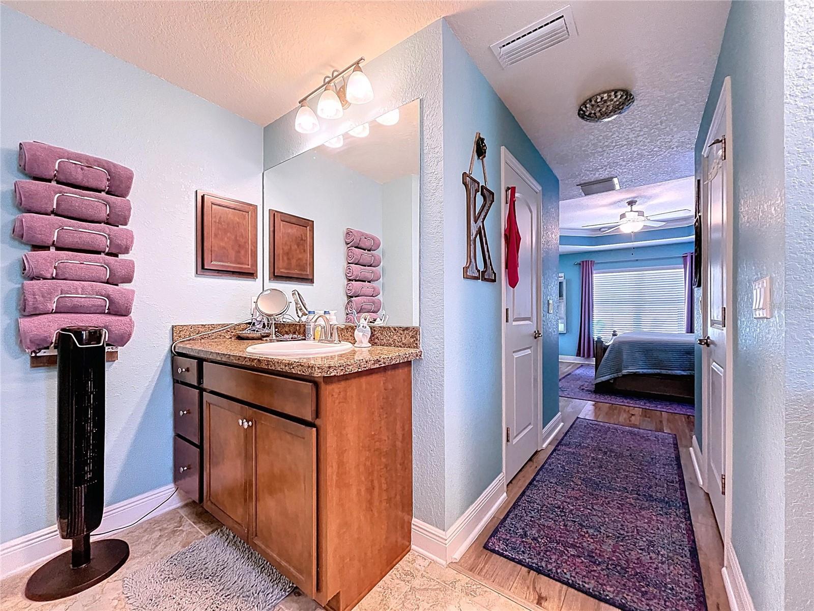 Listing photo id 9 for 9152 Bunting Road