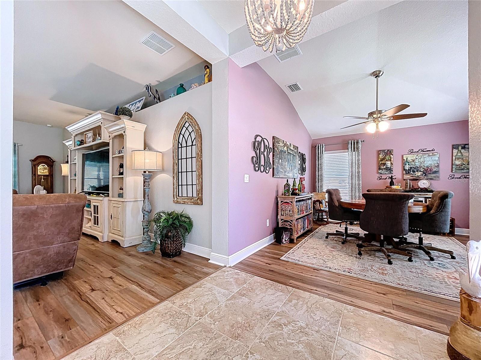 Listing photo id 14 for 9152 Bunting Road
