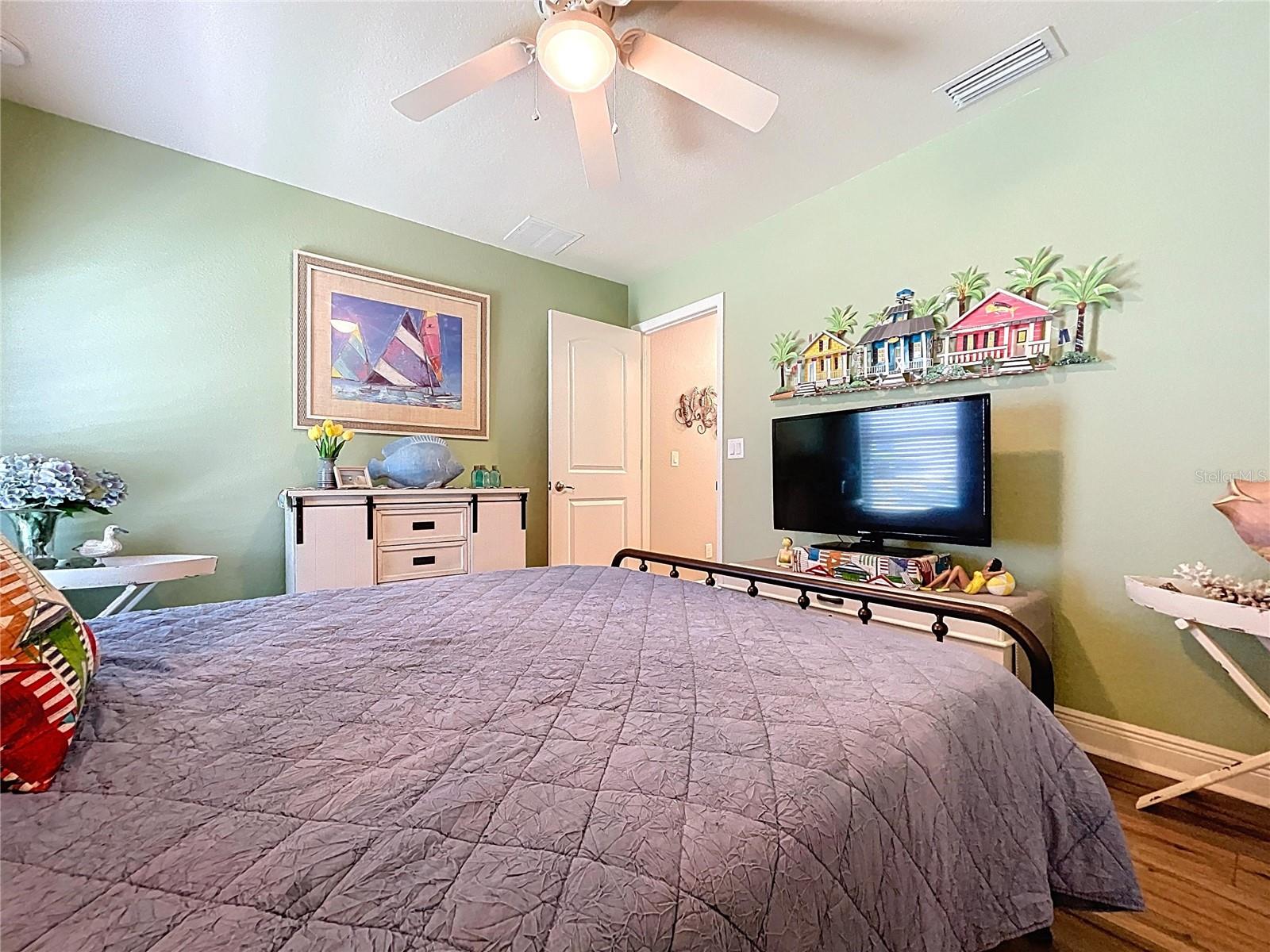 Listing photo id 19 for 9152 Bunting Road