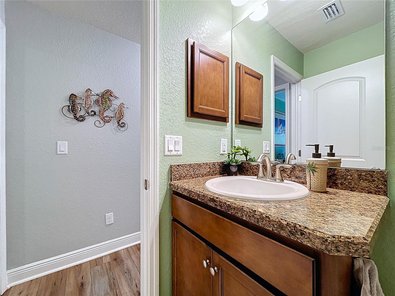 Listing photo id 22 for 9152 Bunting Road