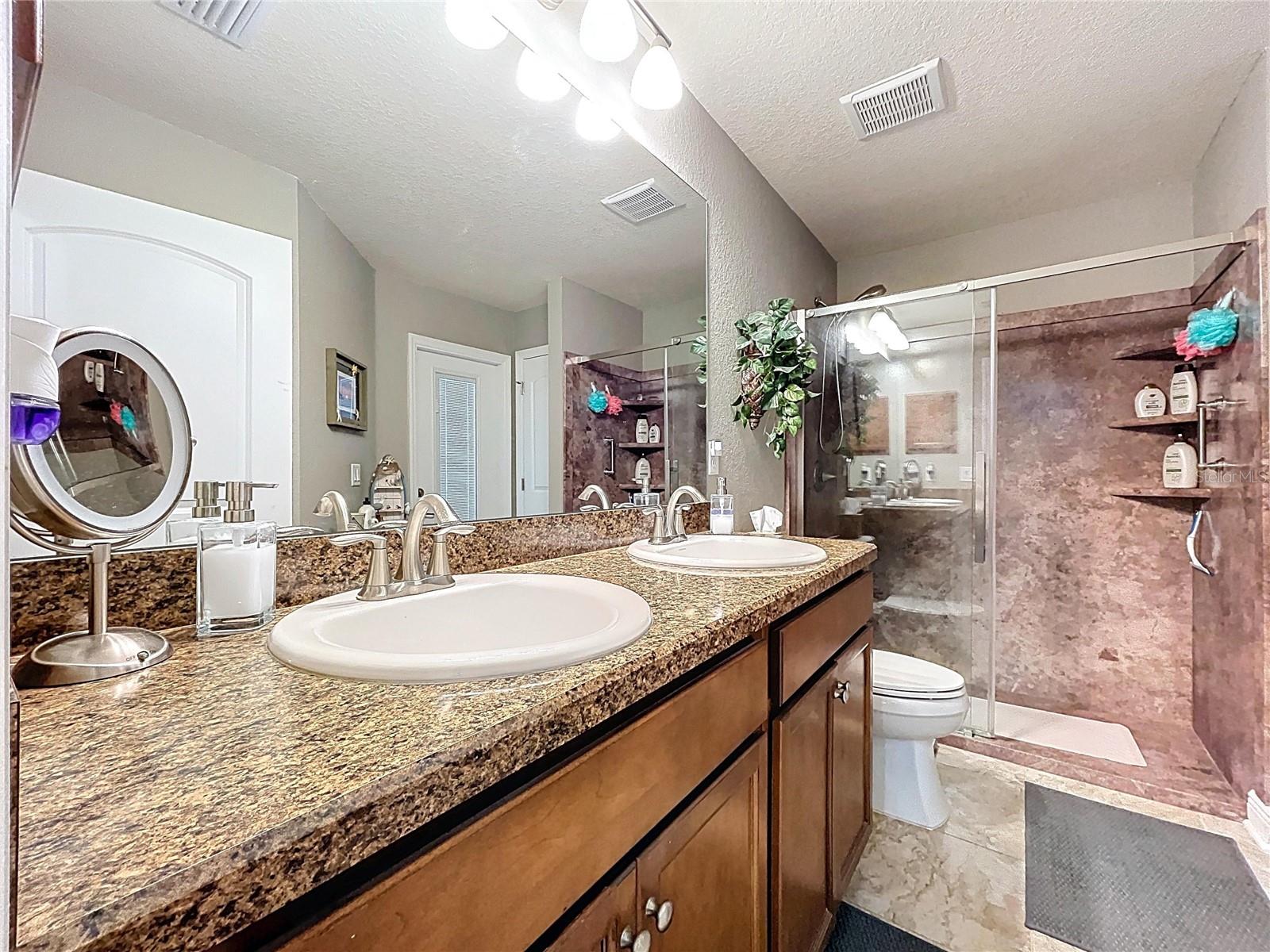 Listing photo id 25 for 9152 Bunting Road