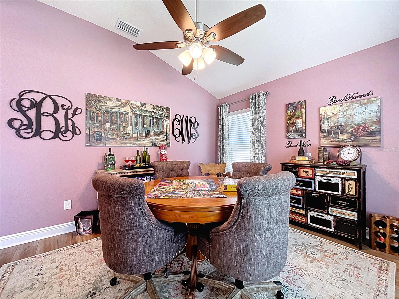 Listing photo id 31 for 9152 Bunting Road