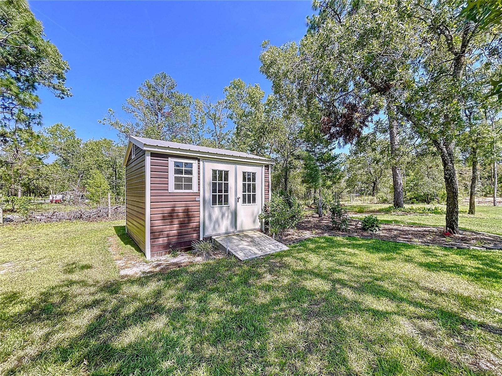 Listing photo id 33 for 9152 Bunting Road