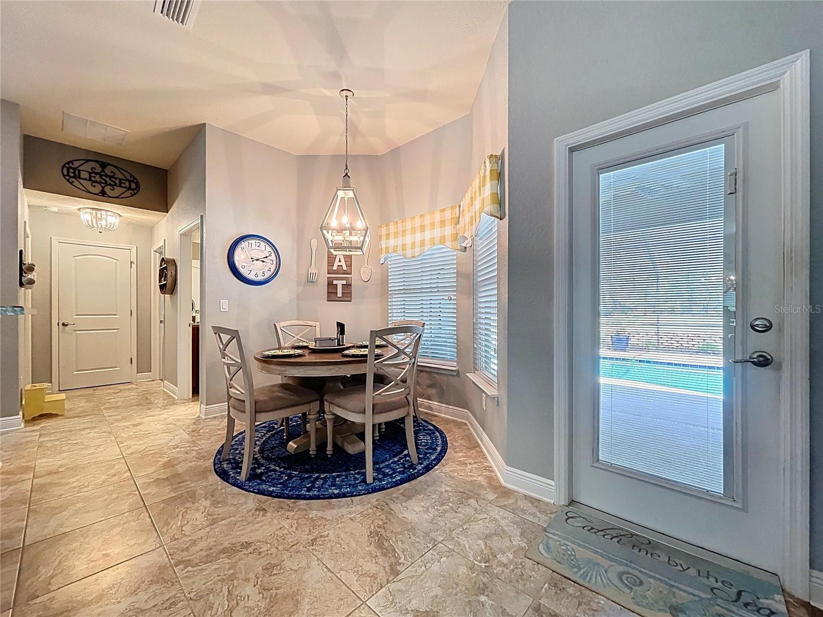 Listing photo id 38 for 9152 Bunting Road