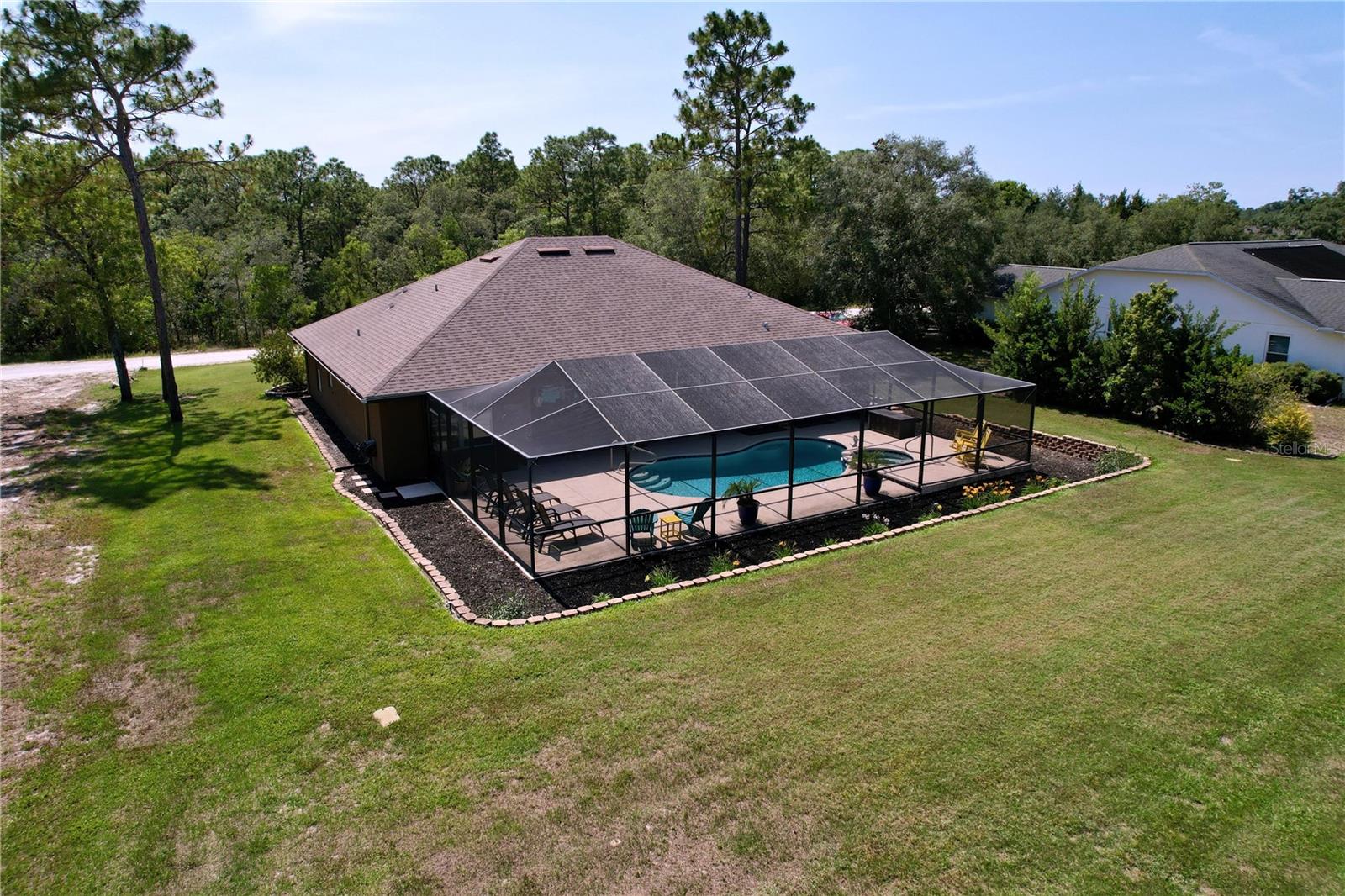 Listing photo id 46 for 9152 Bunting Road