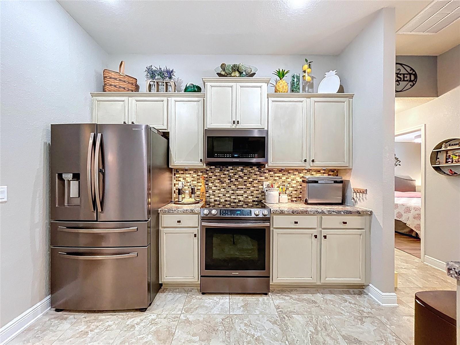 Listing photo id 47 for 9152 Bunting Road