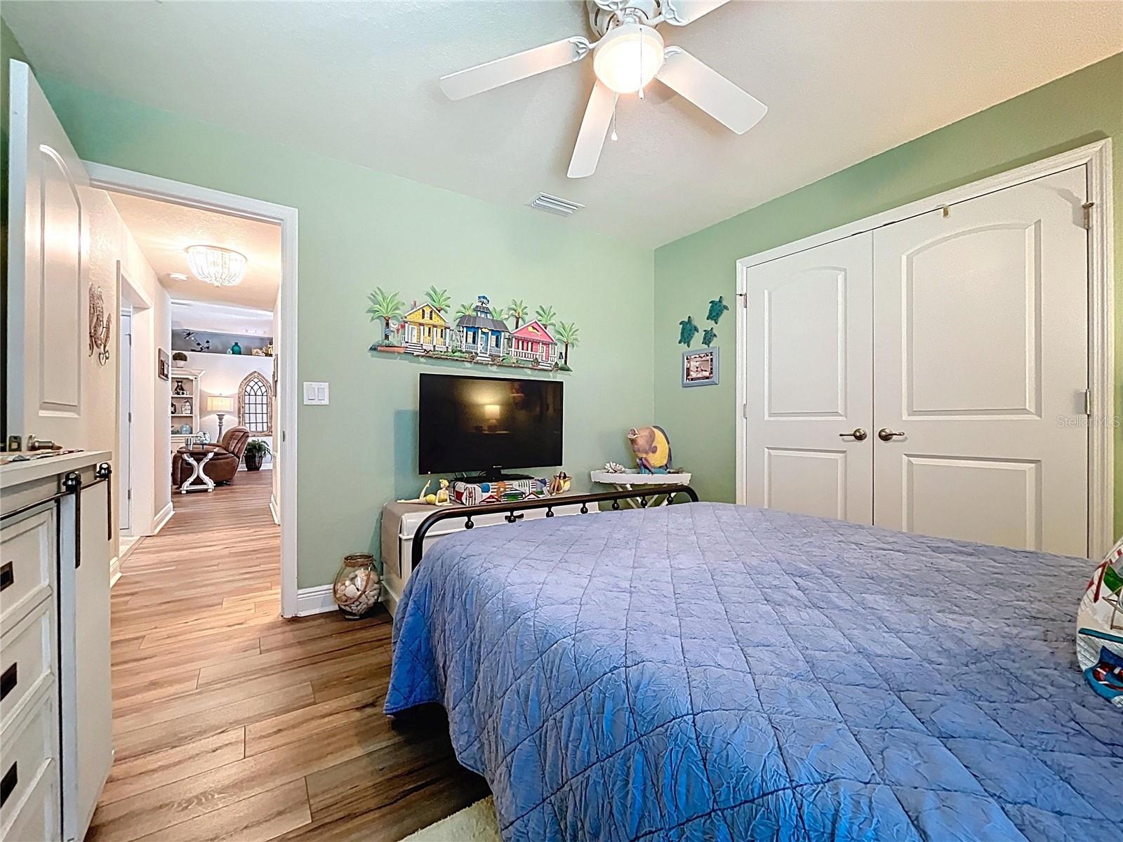 Listing photo id 58 for 9152 Bunting Road