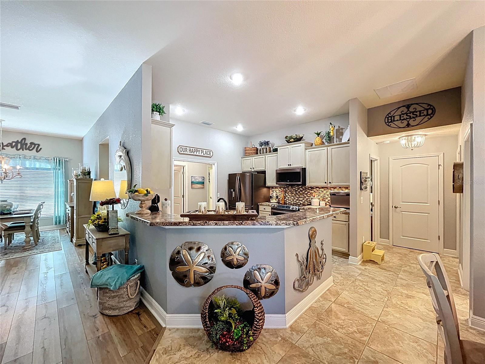 Listing photo id 62 for 9152 Bunting Road