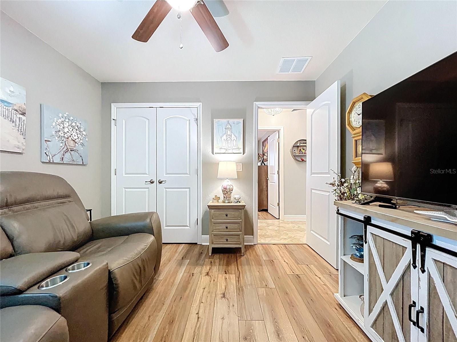 Listing photo id 63 for 9152 Bunting Road
