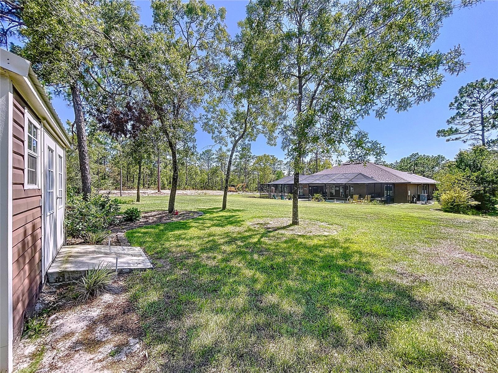Listing photo id 79 for 9152 Bunting Road