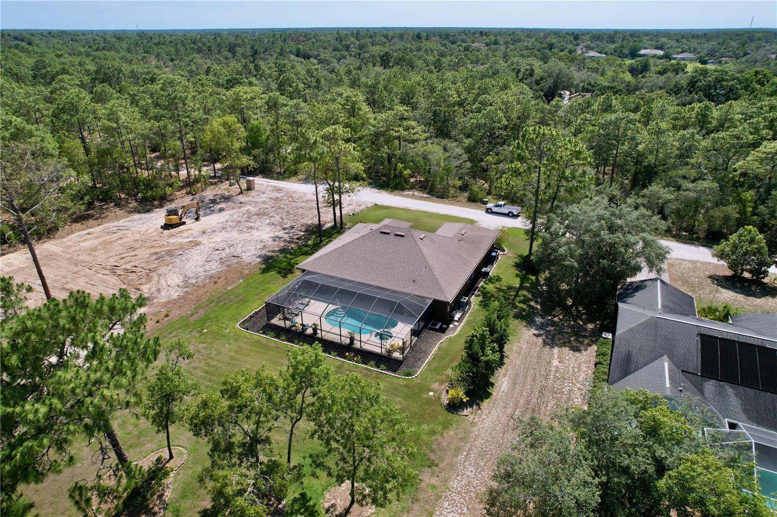 Listing photo id 81 for 9152 Bunting Road