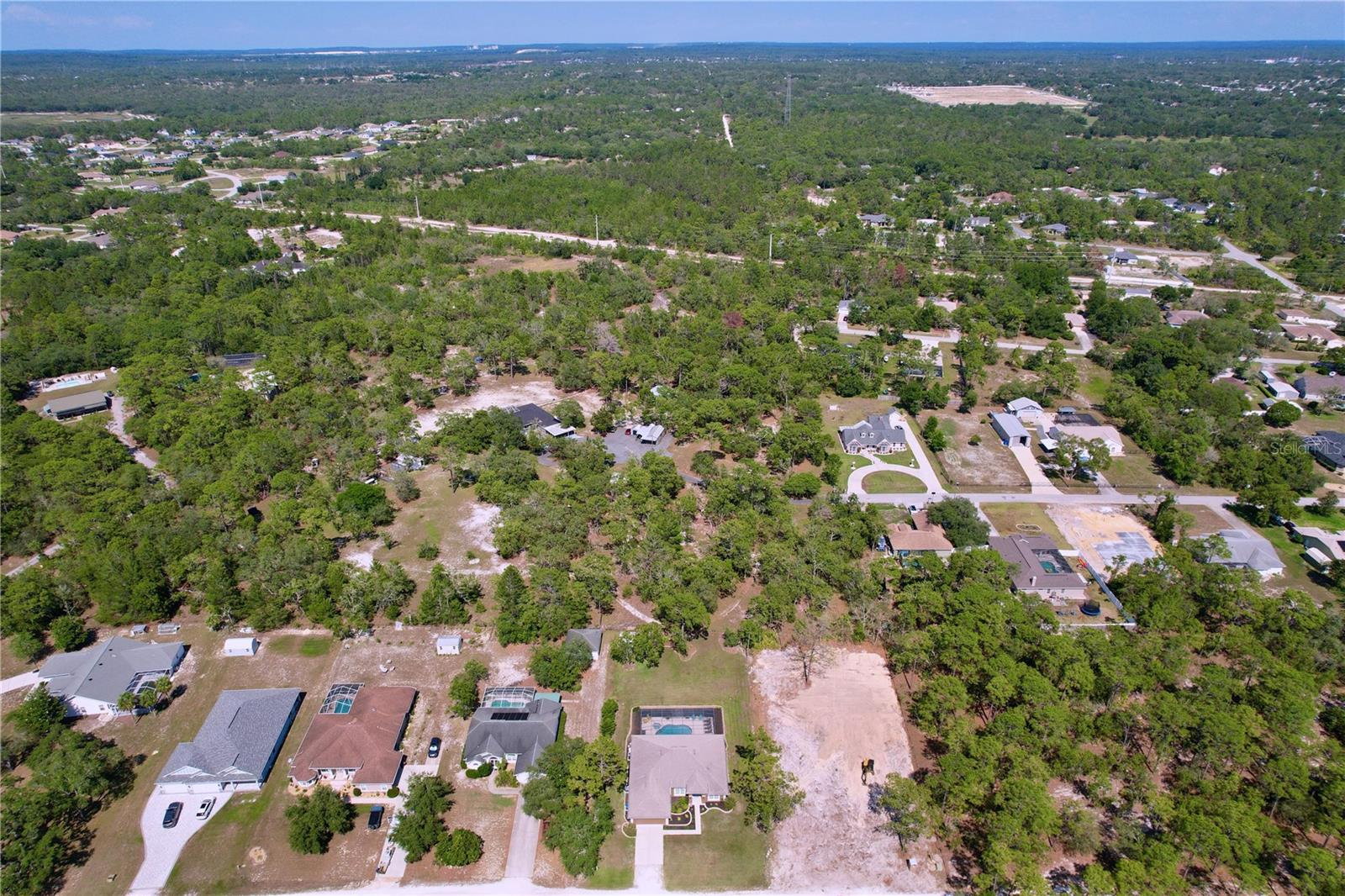 Listing photo id 82 for 9152 Bunting Road