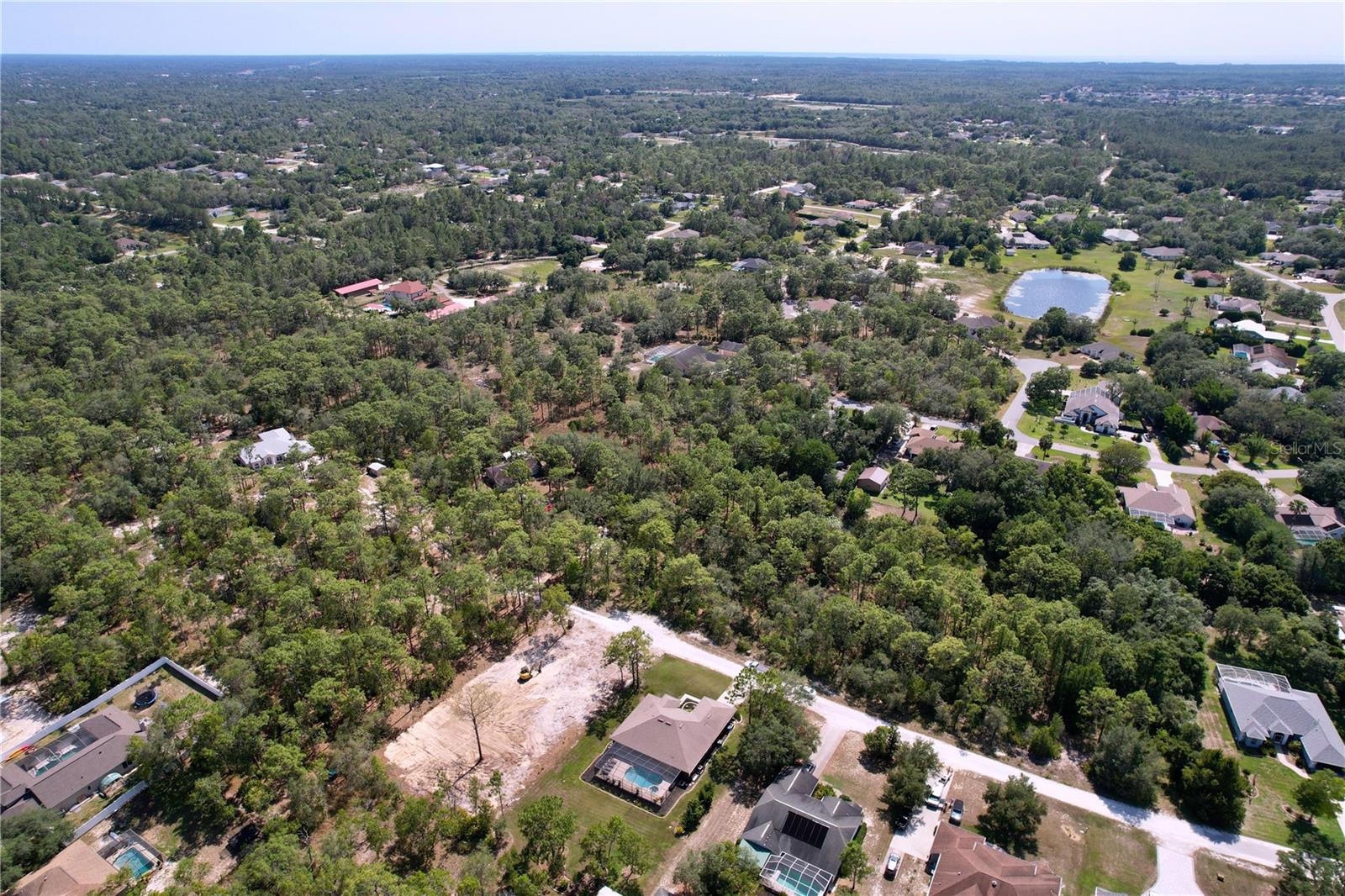 Listing photo id 85 for 9152 Bunting Road