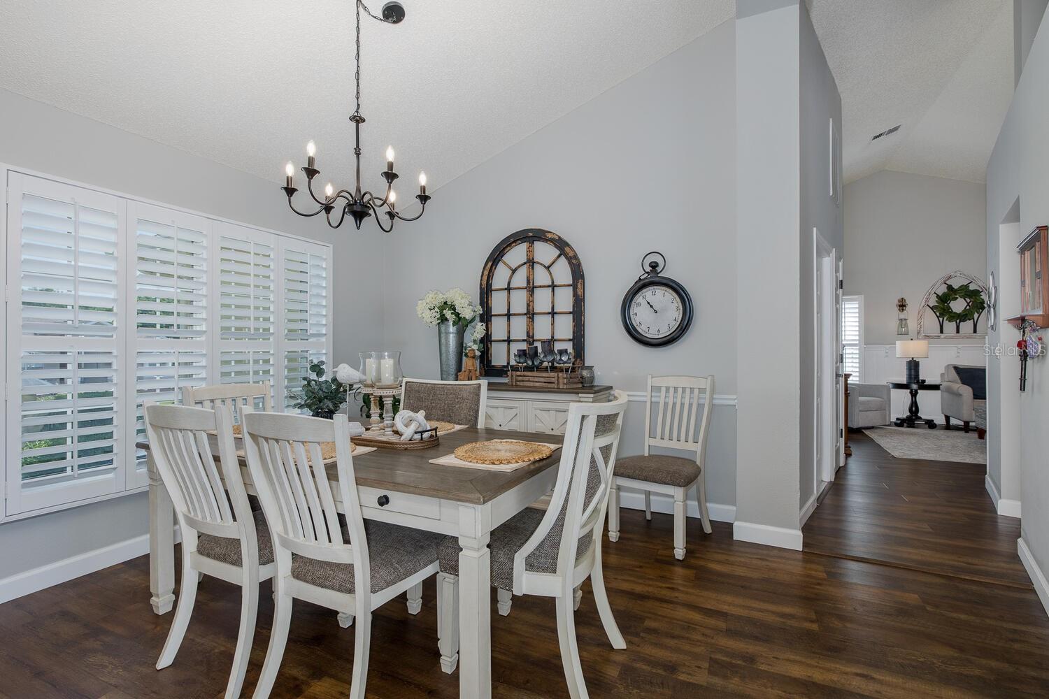 Listing photo id 13 for 1049 Larkin Road