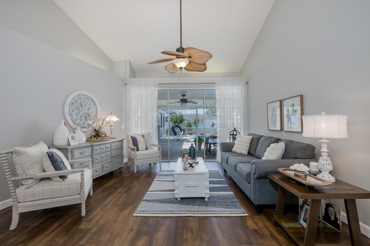 Listing photo id 15 for 1049 Larkin Road