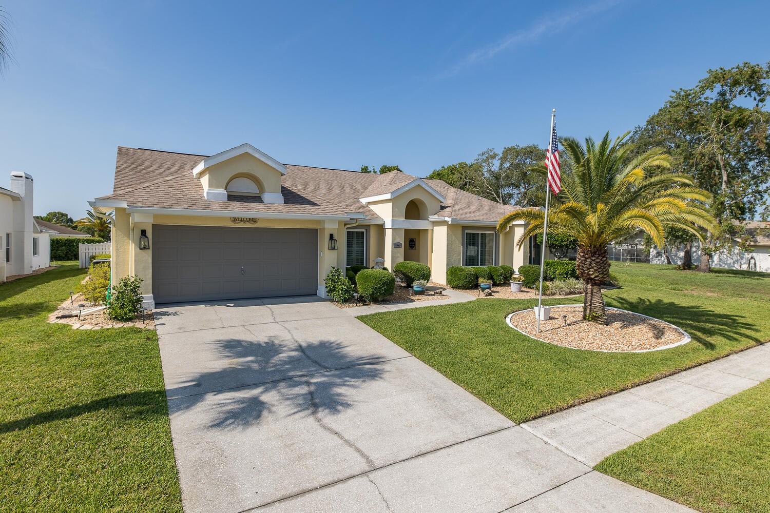 Listing photo id 0 for 1049 Larkin Road