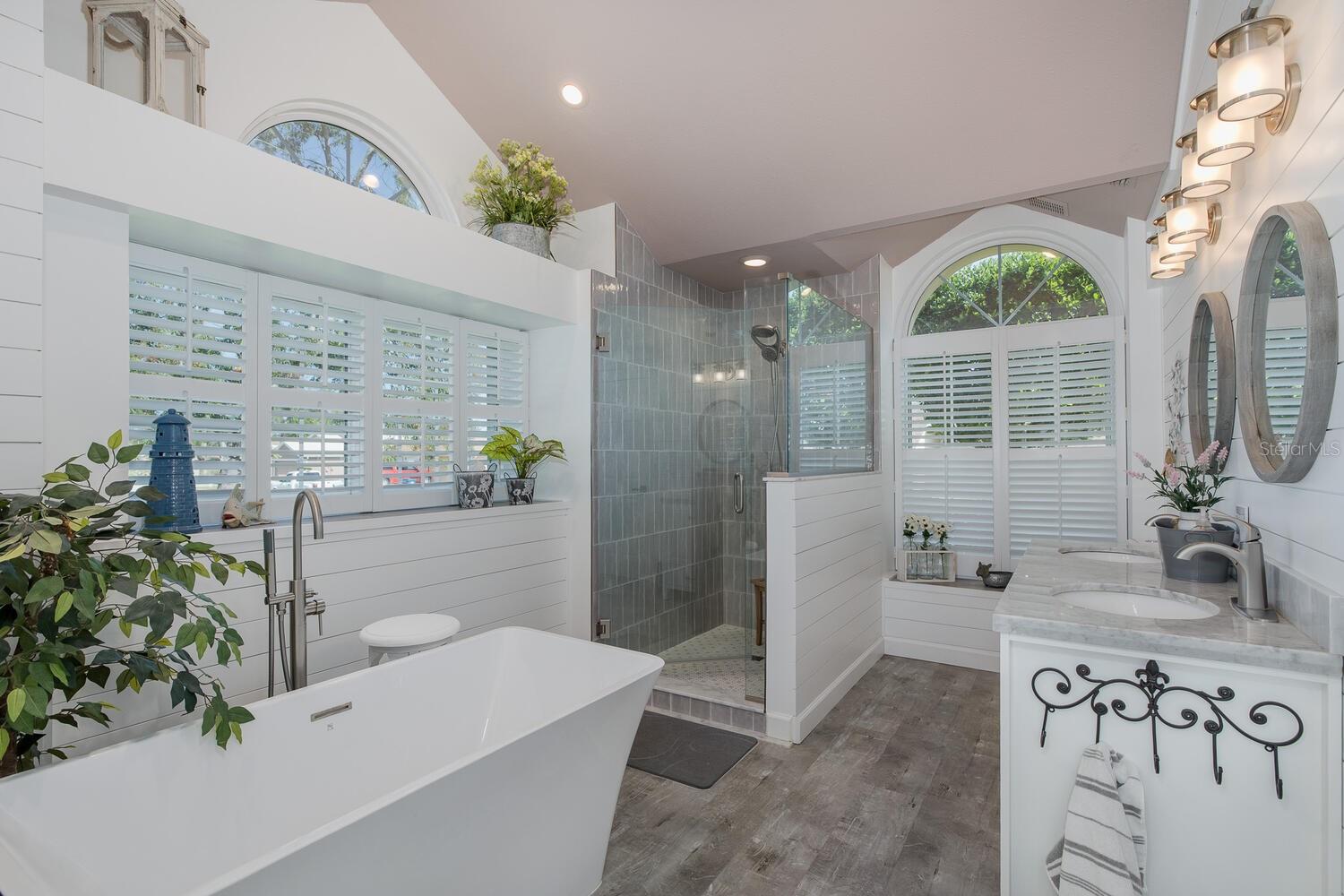 Listing photo id 21 for 1049 Larkin Road